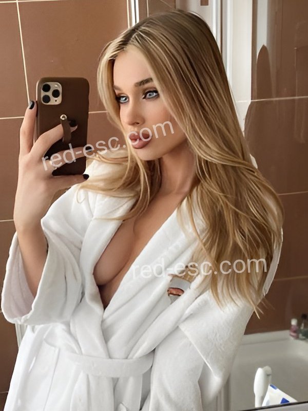 Лена — Дмитриев